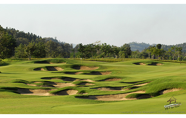 challenging bunkers, chiangmai highlands golf resort, chiang mai, thailand