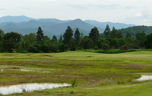 water hazard, gartitaya-golf-and-resort, chiang mai, thailand